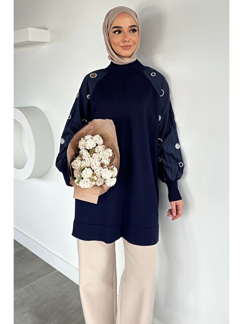 Julude Gülseli Kolları Taş Detaylı Tesettür Tunik