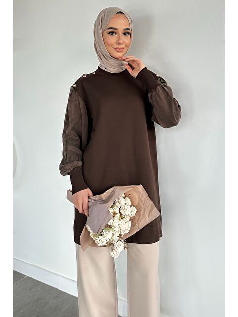 Julude Gülseli Bisiklet Yaka Düğme Detaylı Tesettür Triko Tunik