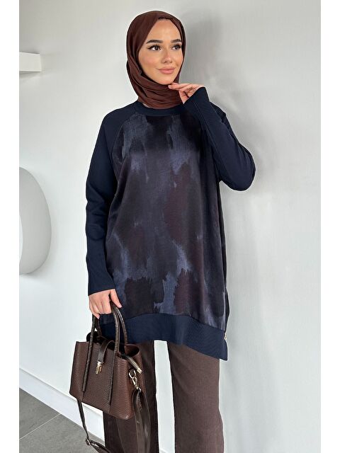 Julude Gülseli Yan Fermuar Detaylı İpek Kübra Kumaş Tesettür Triko Tunik