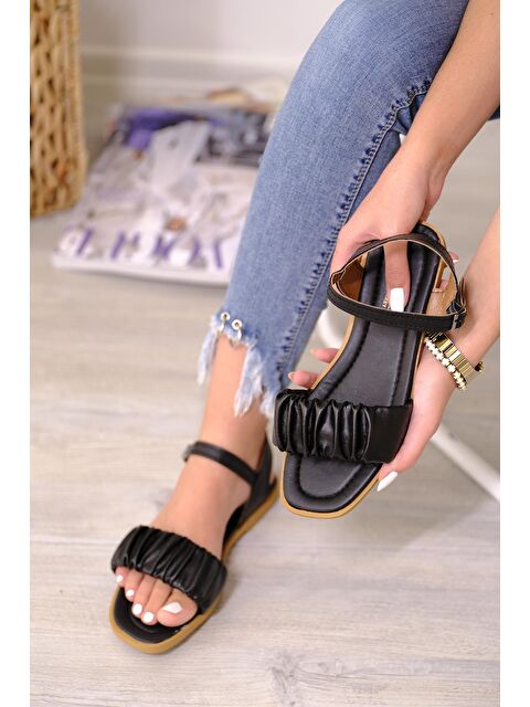 Oksit Sens Büzgü Detaylı Kadın Sandalet - S000140646-19351