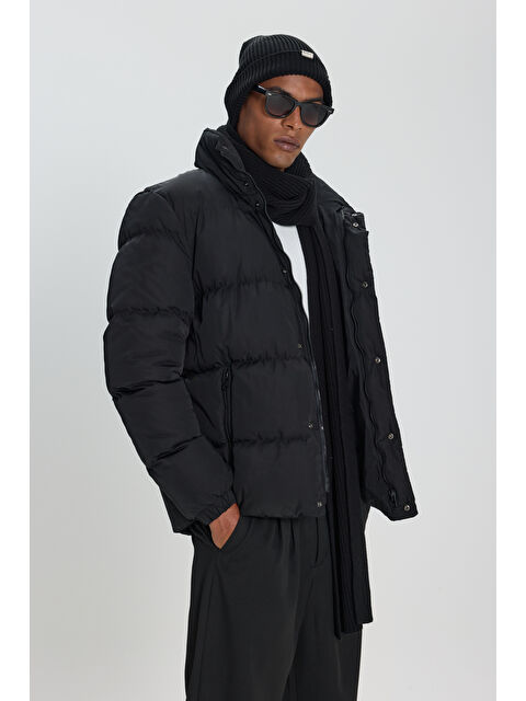 AC&Co / Altınyıldız Classics Erkek Siyah Standart Fit Normal Kesim Dik Yaka Yan Cepli Şişme Mont - S000394253-19351