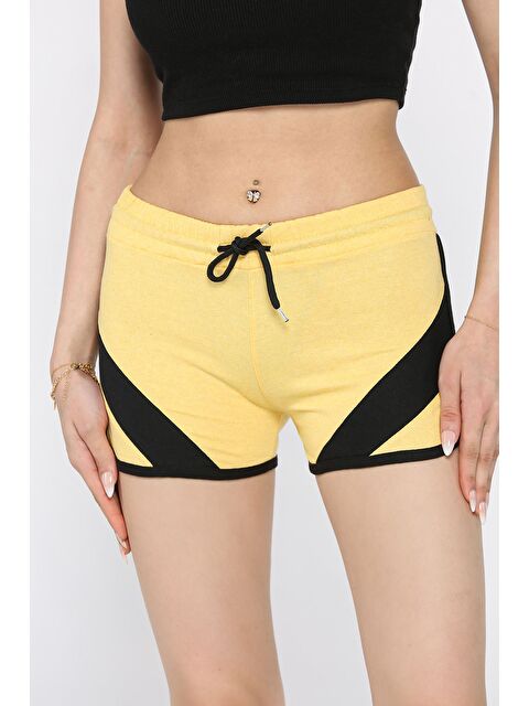 Gülseli Biyeli Kadın Baskılı Mini Şort - S000399246-20072