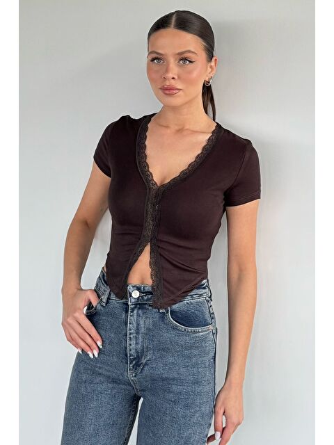 Gülseli Kadın V Yaka Dantel Detaylı Elastanlı Bluz