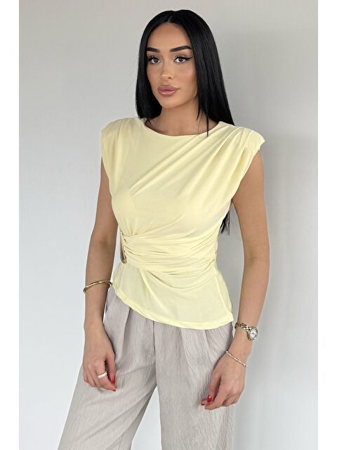 Gülseli Kadın Vatkalı Sıfır Kol Bluz