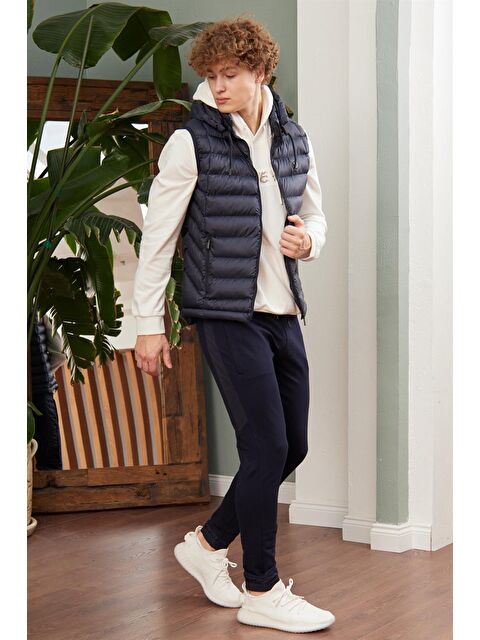 Danger Erkek Çıkarılabilir Kapüşonlu Standart Kalıp Şişme Yelek Lacivert - S000261854-21164