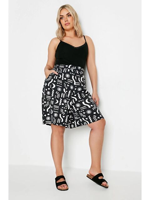 Stil Diva Büyük Beden Beli Lastikli Desenli Bol Kesim Elastanlı Şort 145101 - S000243366-19351