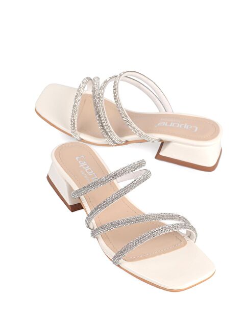 Capone Outfitters Küt Burunlu Taşlı Bantlı Kısa Topuklu Rugan Kadın Terlik - S000177012-20063