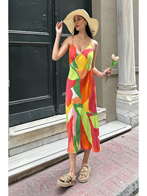 Now Moda Doğal Viskon Askılı Göğüs Büzgülü Desenli Yeşil Elbise - S000185507-18194