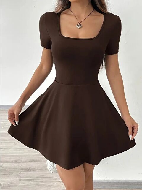 Jane's Kadın Kısa Kollu Kare Yaka Short Detaylı Cepli Dalgıç Elbise