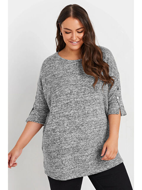 Stil Diva Büyük Beden Bisiklet Yaka Yarım Kollu Düğme Detaylı Bluz - S000298659-20600