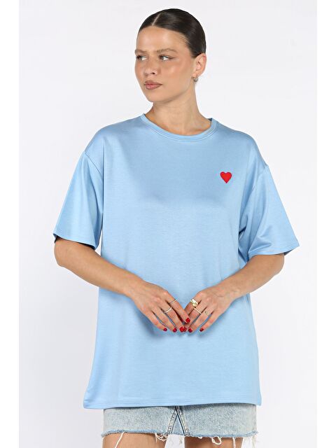 Gülseli Kadın Bisiklet Yaka Kalp Nakışlı Salaş Tişört - S000386551-17234