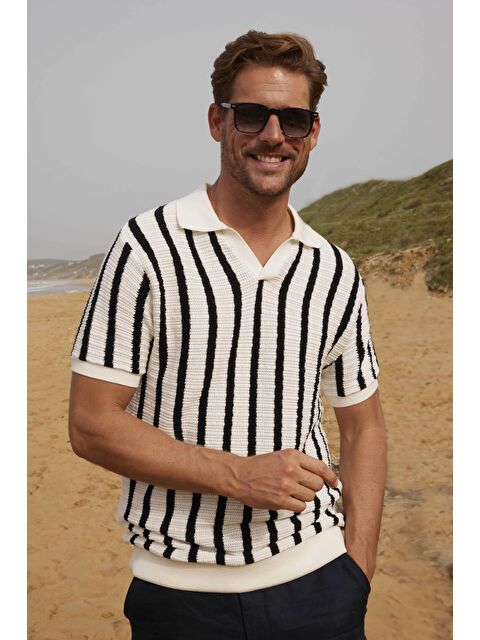 TUDORS Erkek Slim Fit Dar Kesim Örme Nefes Alan Çizgili Kıvrılmaz Polo Yaka Tişört