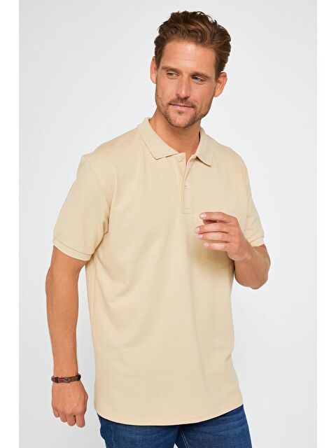 TUDORS Erkek Klasik Fit Normal Kesim %100 Pamuk Düz Pike Krem Polo Yaka Tişört