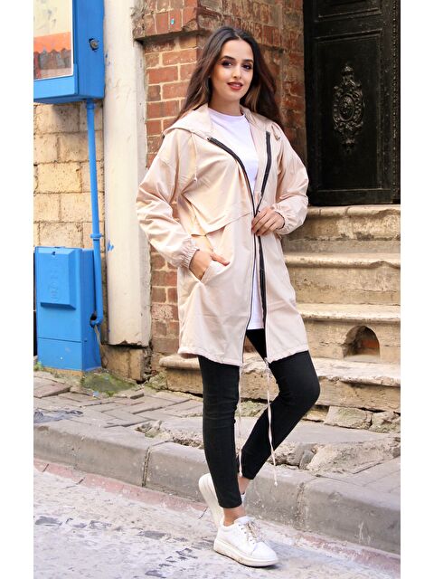 Comstar Kadın Kapüşonlu Trend Cepli Oversize Uzun Krem Yağmurluk
