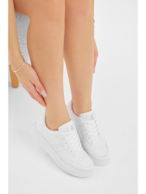 TONNY BLACK Unisex Beyaz Kalın Faylon Hafif Taban Şeritli Bağcıklı Spor Ayakkabı - S000493973-21165