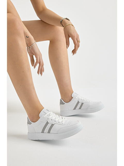 TONNY BLACK Unisex Beyaz Gri Kalın Faylon Hafif Taban Şeritli Bağcıklı Spor Ayakkabı - S000493973-37227