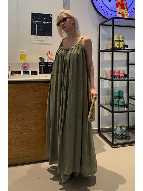 Madmext Yeşil Halter Yaka Yırtmaç Detaylı Desenli Uzun Elbise Mg2162 - S000228122-18194