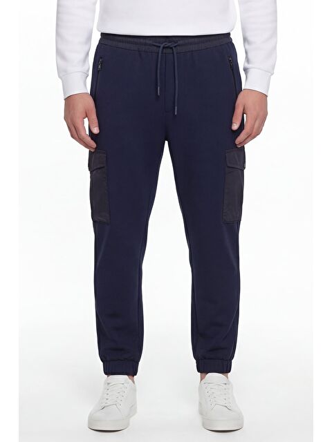 Sabri Özel Giotelli Erkek Lacivert Dar Kesim Slim Fit Pamuklu Lastikli Bel Kapaklı Cep Lastikli Paça Pantolon