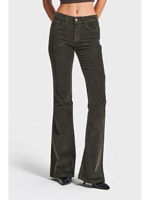 It's Basic Kadın Haki Renk 26w5-15 Low Waist Flare Fit İnce Fitilli Velvet Kadife Kumaş Pantolon - S000458663-18547