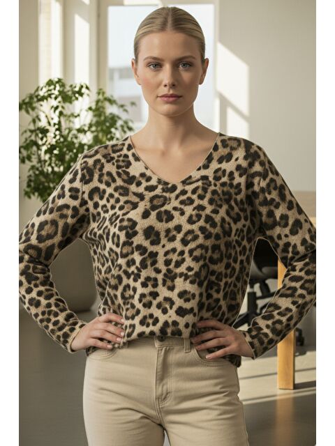 Chiccy İtalyan Krem Rengi V Yaka Uzun Kol Leopar Desenli İnce Casual Oversize Triko Bluz 64 54 - S000486448-19966