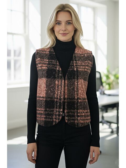 Chiccy İtalyan Siyah-Pembe V Yaka Kolsuz Ekose Kapamasız Kalın Casual Akrilik Dokuma Yelek 64 54 - S000486454-37442