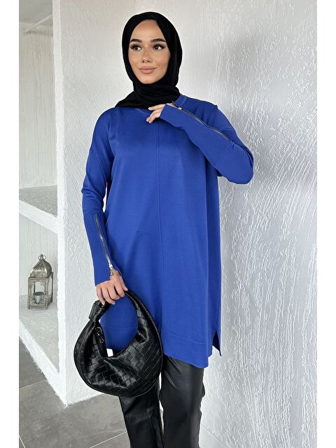 Julude Gülseli Kol Fermuar Detaylı Tesettür Triko Tunik