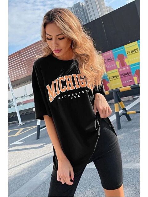 Trendseninle Kadın Siyah Oversize Michigan Baskılı Tişört - S000163232-19351