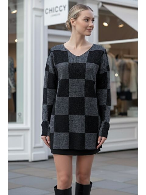 Chiccy Siyah-Gri V Yaka Uzun Kol Ekose İnce Simli Casual Oversize Triko Kazak 73 64 - S000486567-37430