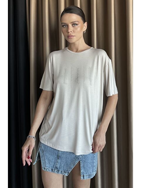 Gülseli Kadın Şerit Taş İşlemeli Bisiklet Yaka Elastanlı Tişört - S000399366-25636