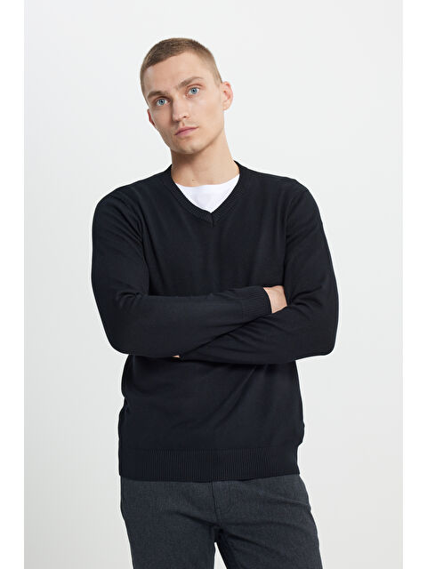 Altınyıldız Classics Erkek Siyah Standart Fit Normal Kesim V Yaka Triko Kazak - S000402589-19351