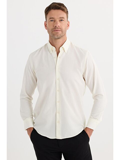 TUDORS Regular Fit Düğmeli Yaka Pamuklu Kolay Ütü Oxford Düz Erkek Ekru Gömlek - S000520274-19965