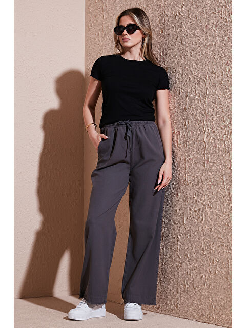 Lela Pamuklu Relaxed Fit Yüksek Bel Geniş Paça Kadın Pantolon 668YP5275 - S000346527-29666