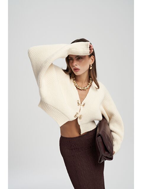 Mai Collection Luna Metal Detay Bej Kısa Triko Hırka - S000511549-19928