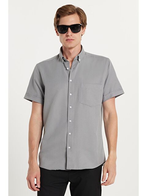 TUDORS Erkek Klasik Regular Fit Rahat Kesim Düğmeli Spor Yaka Oxford Pamuklu Kısa Kol Gri Gömlek - S000520280-20600