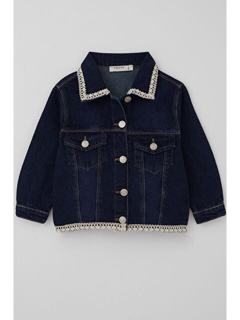 Breeze Kız Çocuk Jean Ceket Yaka & Alt Kısmı Güpür Cep Kapak Detaylı Koyu Mavi (3-7 Yaş) - S000501994-19393