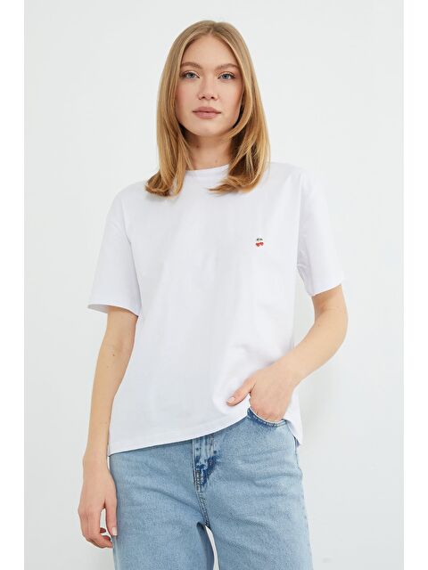 Fullamoda Kiraz Aksesuarlı Bisiklet Yaka Tişört