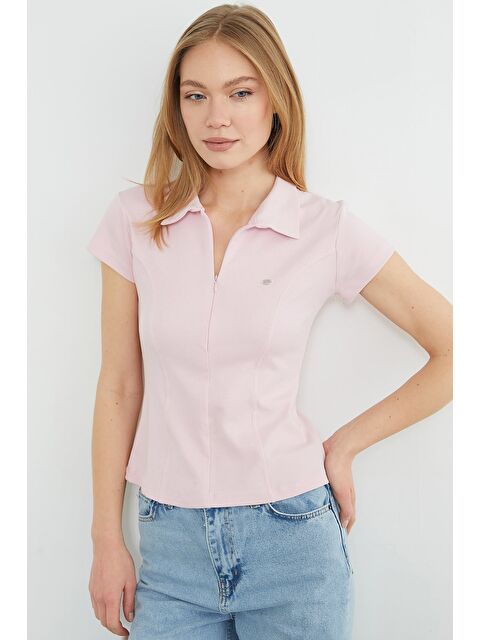 Fullamoda Metal Aksesuarlı Yarım Fermuarlı Slim Fit Tişört