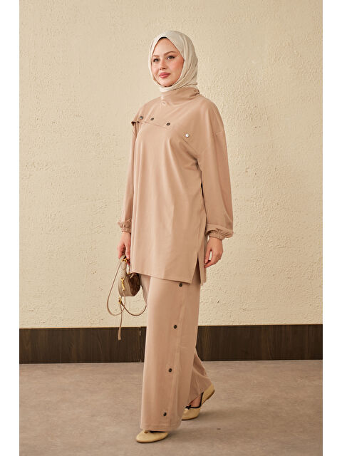 Locco Moda Kadın Önü Yan Çıtçıt Detay Dik Yaka Takım Vizon