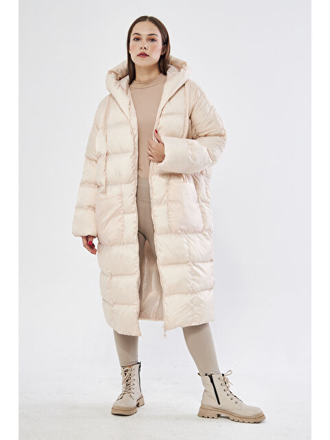 Comstar Kadın Siyah Kapüşonlu Uzun Oversize Şişme Mont - S000266351-19928