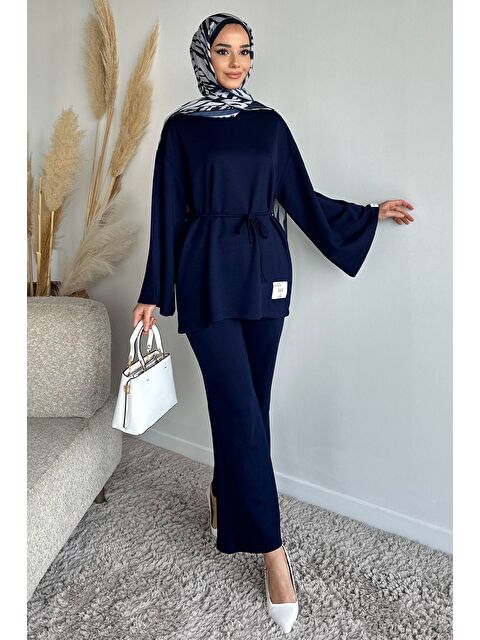 Julude Amblem Detaylı Tunik Bel Lastikli Pantolon Tesettür İkili Takım - S000491586-21164