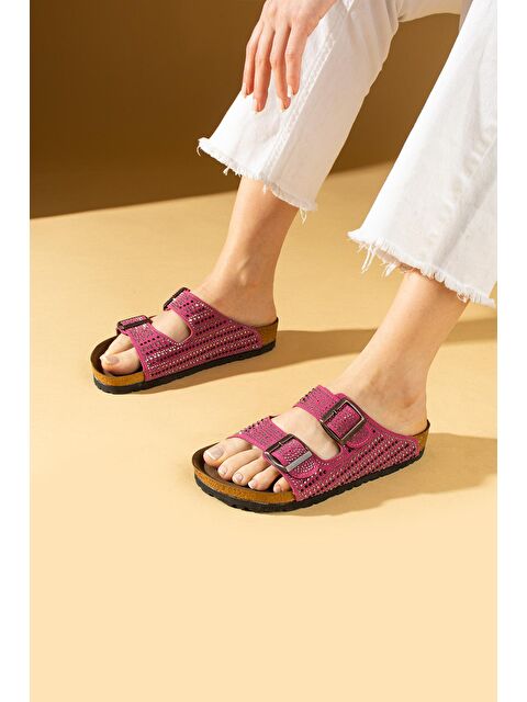 Pembe Potin Çift Tokalı Taş Detaylı Anatomik Taban Kadın Terlik 51-600-24 - S000187513-18686