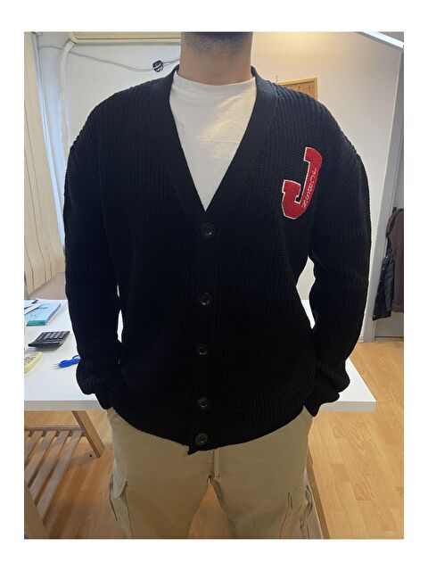 Tarz Cool Erkek Regular Kesim V Yaka Düğmeli Nakışlı Hırka - S000152858-19351