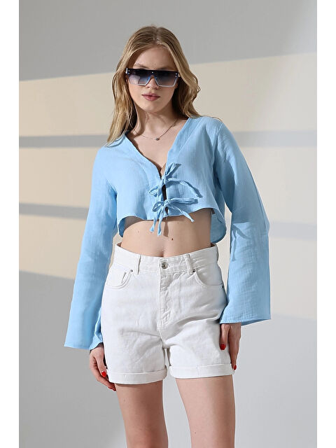 Hazelin Kadın Buz Mavi Önden Bağlamalı Müslin Kumaş Crop Bluz HZL25S-DSB104071 - S000385263-8826