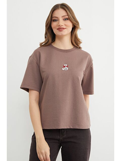 Fullamoda Kedi Nakışlı Bisiklet Yaka Salaş Tişört - S000496690-19413