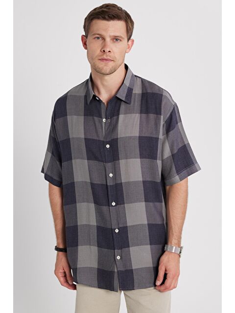 TUDORS Erkek Relax Fit Rahat Kesim Spor Yaka Kısa Kollu Viskon Kareli Gömlek - S000520332-23173