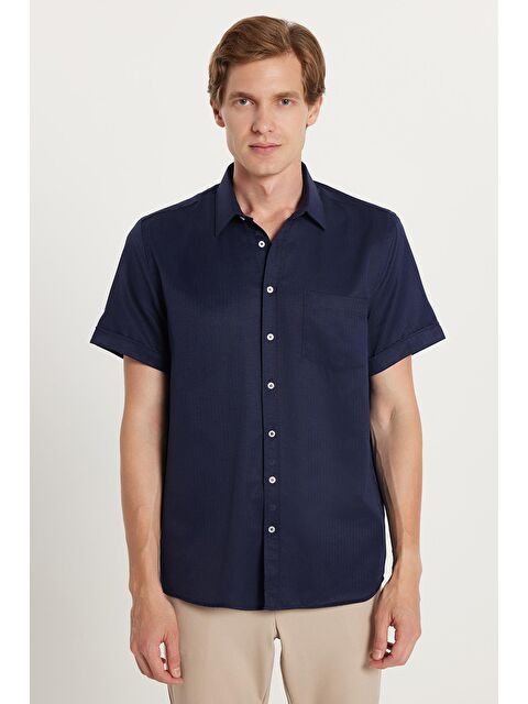 TUDORS Erkek Regular Fit Klasik Kesim Kısa Kollu Pamuklu Tek Cepli Armürlü Lacivert Gömlek - S000520350-21164