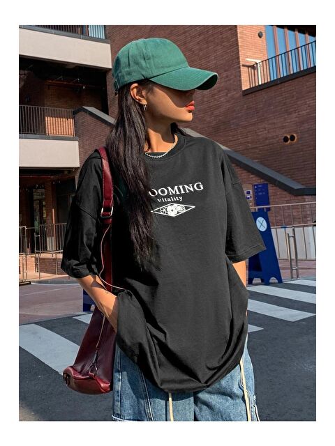 Trendseninle Blooming Vitality Baskılı Siyah Oversize Tişört - S000116523-19351