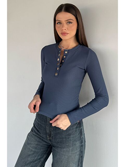 Gülseli Kadın Gold Çıtçıtlı Kendinden Çizgi Desenli Bluz - S000491610-23093