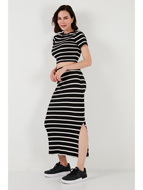 Lela Çizgili Yırtmaçlı Uzun Etekli Crop Takım 5865717 - S000193431-37424