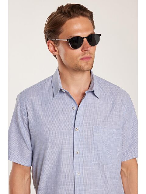 TUDORS Erkek Regular Fit Klasik Kesim %100 Pamuk Keten Doku Tek Cep Çizgili Kısa Kollu Gömlek - S000520364-21164